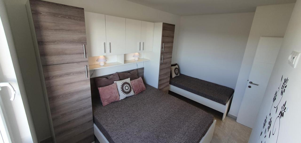 Seahorse Luxury Apartment With Pool And Sea View Novalja Eksteriør bilde