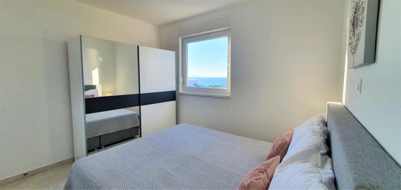 Seahorse Luxury Apartment With Pool And Sea View Novalja Eksteriør bilde